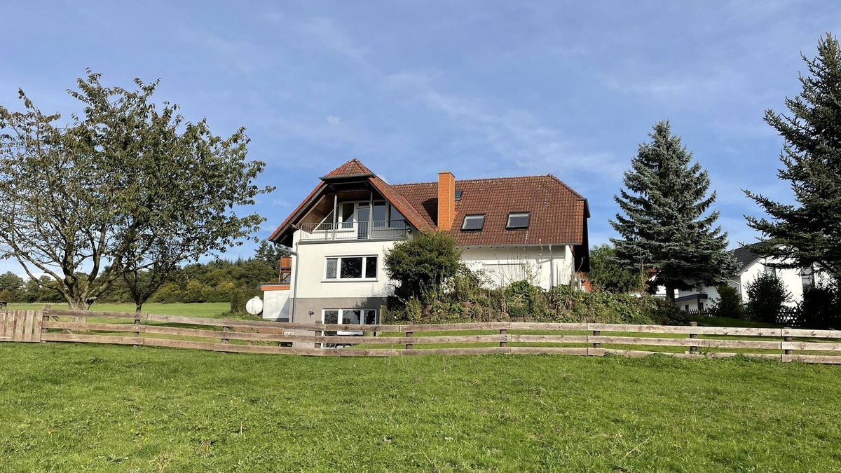 Romrod Apartment | Holiday accommodation for travelers, fitters and castle/Hochzetsgäste