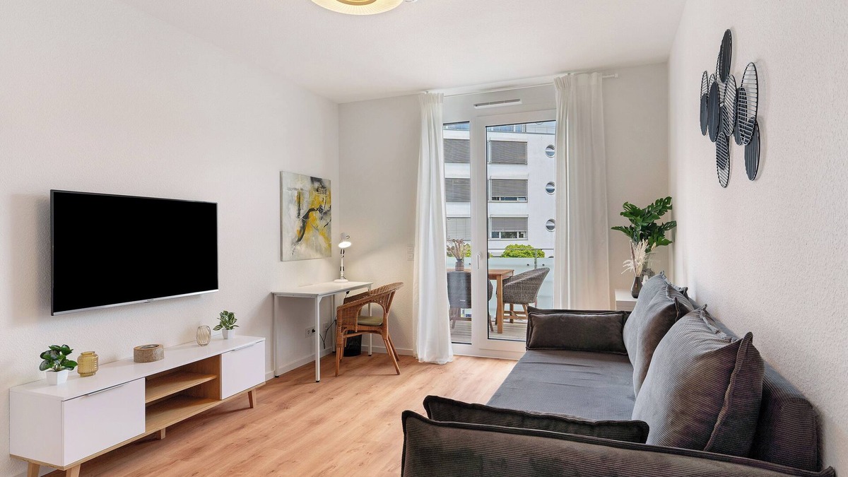 Unterwiehre-Nord Apartment | Holiday Apartment "Km Style 5" with Balcony & Wi-Fi