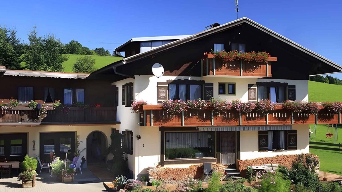 Immenstadt im Allgaeu Apartment | Holiday apartment with covered balcony
