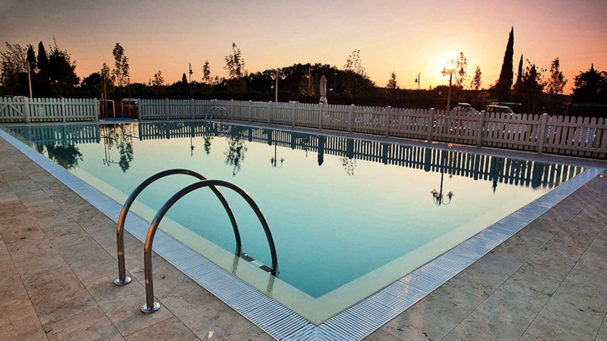 San Pietro in Bossolo Apartment | Holiday apartment with outdoor swimming pool