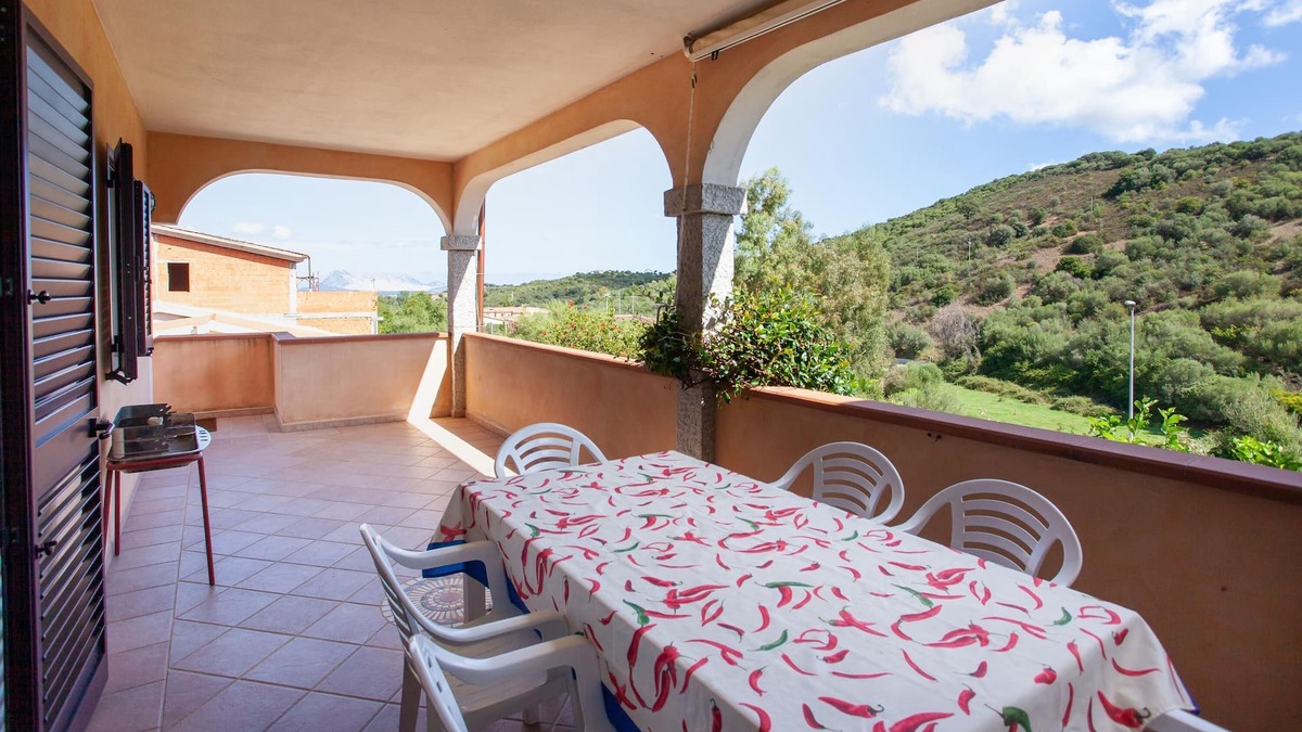 Buddittogliu Straulas House | Holiday Apartment with Air Conditioning, Parking Available; Pets Allowed