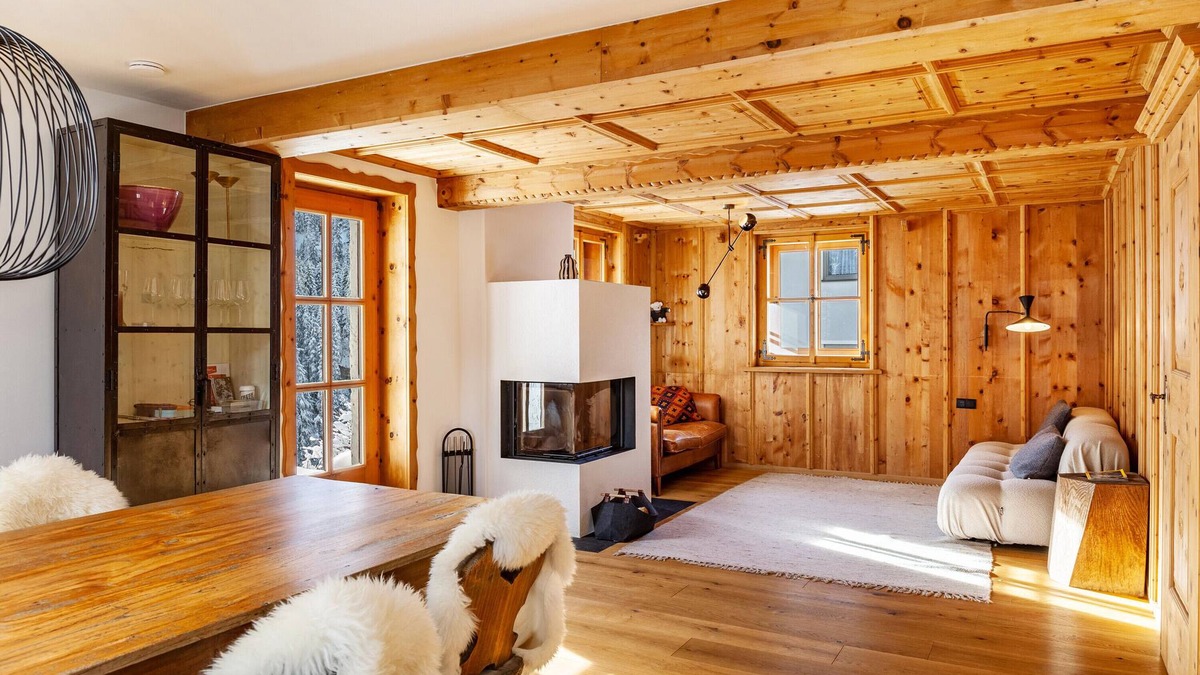 Sankt Anton am Arlberg Apartment | Holiday Apartment 'Chalet Flocke - Sternschnuppe' with Mountain View, Balcony and Wi-Fi