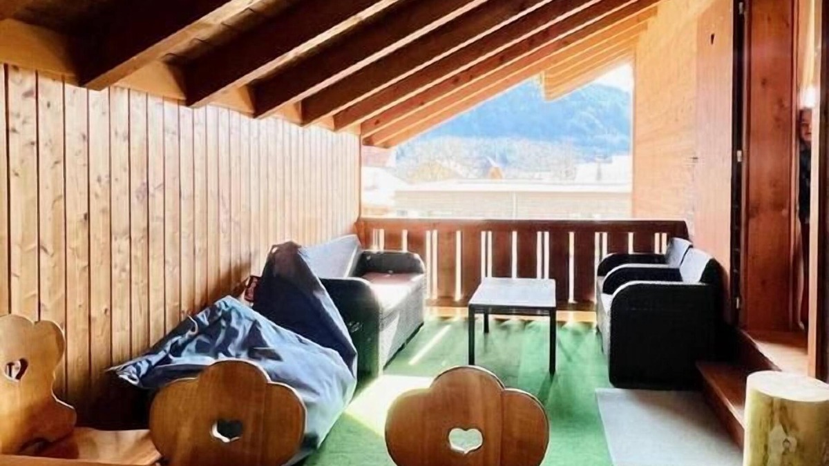Hofstetten bei Brienz Apartment | Holiday apartment Hofstetten b. Brienz for 4 - 9 persons with 3 bedrooms - Multistorey holiday home/
