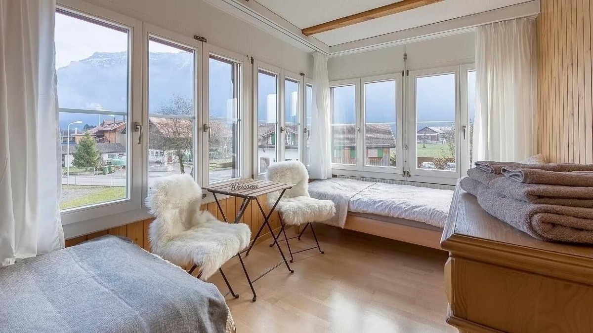 Matten bei Interlaken Apartment | Holiday apartment Matten b. Interlaken for 2 - 4 persons with 4 bedrooms - Holiday apartment in a fa