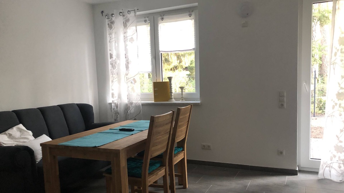 Blankenfelde House | Holiday apartment with balcony - on the outskirts of Berlin