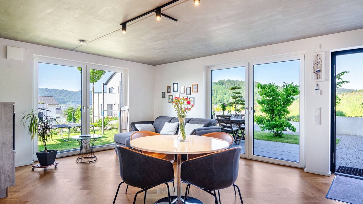 Ludwigshafen Apartment | Holiday Apartment "Casa Ka Sol" with Lake View, Private Terrace and Wi-Fi