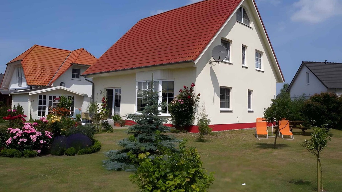Klausdorf Apartment | Holiday apartment with garden, directly in crane's staging area