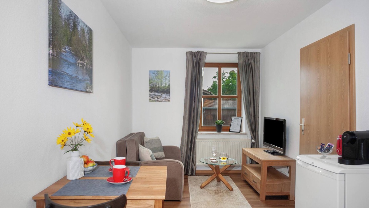 Leutkirch im Allgau Apartment | Holiday Apartment 'Eschach' with Shared Garden, Balcony and Wi-Fi