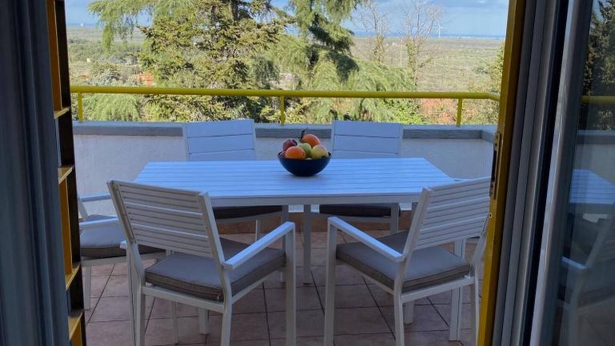 Cassano delle Murge Apartment | Holiday Apartment "Casa Nel Parco" with Private Terrace, Private Garden & Wi-Fi