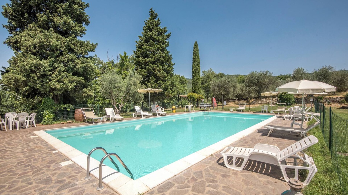 Castiglion Fibocchi Other | Holiday Apartment 'Bilocale Brando' with Pool, Garden & Wi-Fi