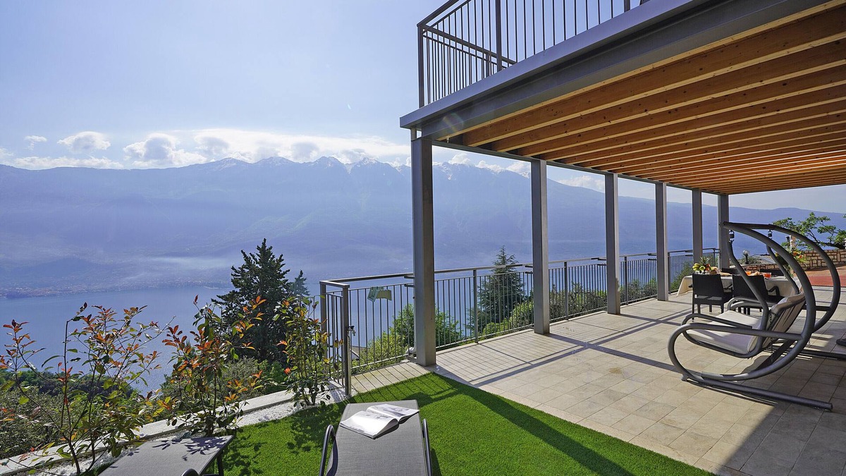 Arias Apartment | Holiday Apartment Maison du Pralonc - LAGO with Lake/Mountain View, Garden & Terrace; Pets Allowed