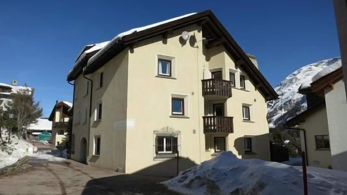 Champfer Apartment | Holiday apartment Champfèr (St. Moritz) for 1 - 6 persons with 3 bedrooms - Holiday apartment