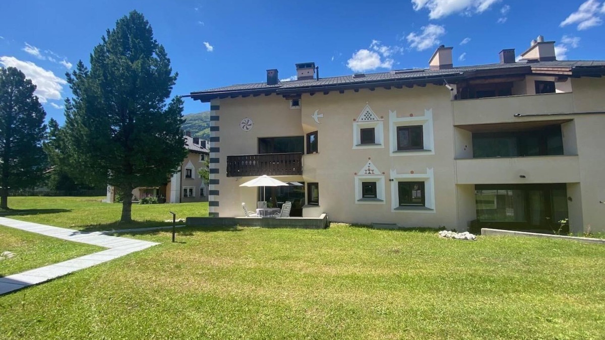 La Punt-Chamues-ch Apartment | Holiday apartment La Punt-Chamues-ch for 1 - 6 persons with 3 bedrooms - Holiday apartment