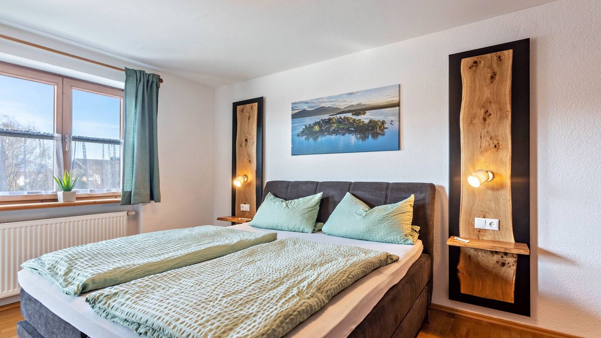 Gstadt Apartment | Holiday Apartment "1 Haus Reichl" with Private Balcony & Wi-Fi