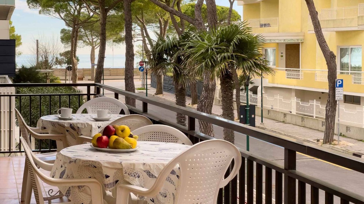 Lignano Sabbiadoro Apartment | Holiday apartment with balcony and air conditioning