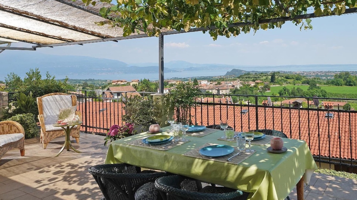 Castello Apartment | Holiday apartment Puegnago sul Garda for 3 - 6 persons with 2 bedrooms - Twin house