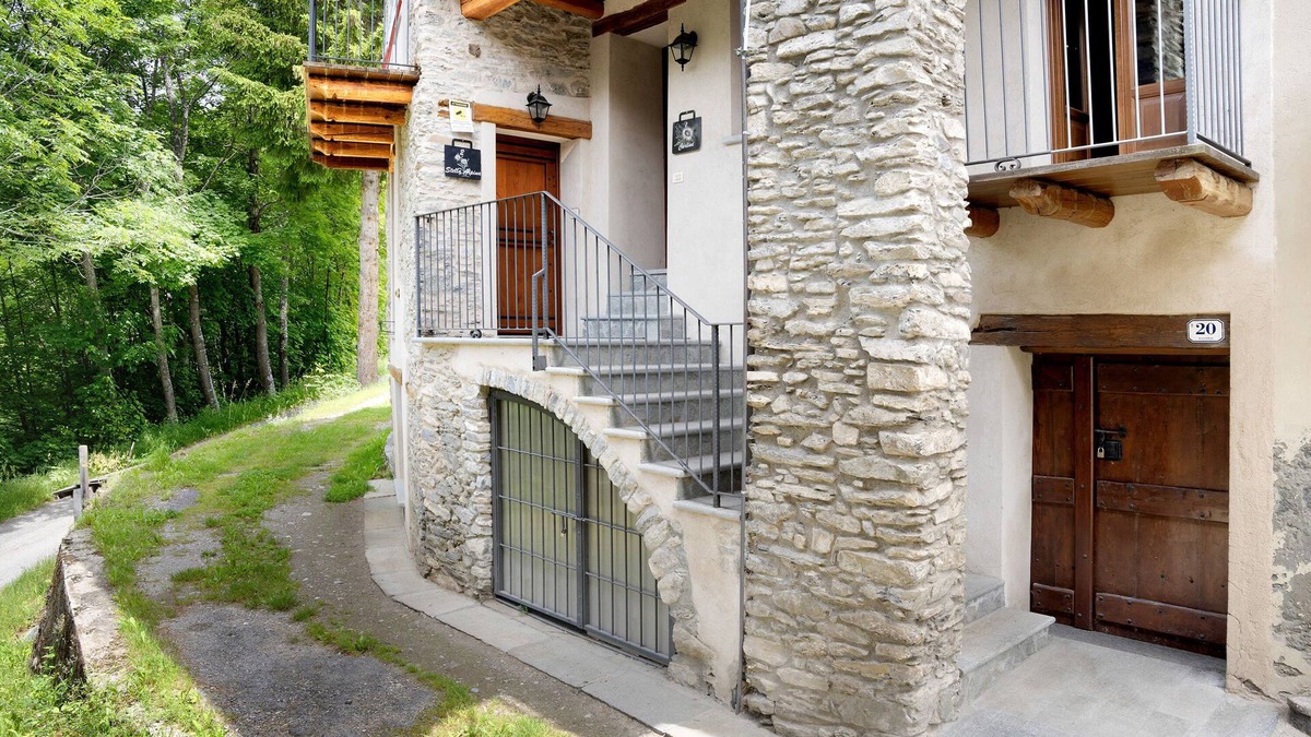 San Michele Prazzo Apartment | Holiday Apartment "Arnica Tano Di Grich" with Mountain View, Shared Terrace & 2 Balconies