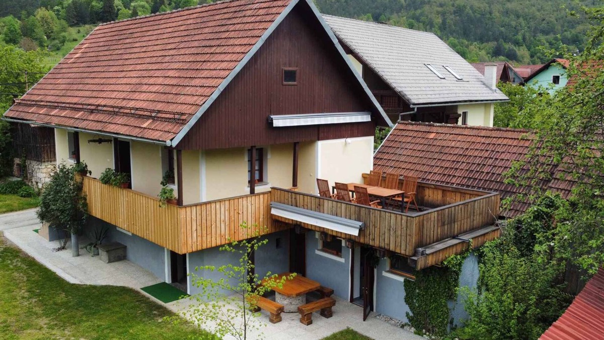 Crnomelj Apartment | Holiday apartment with two separate floors that can accommodate up to 10 people