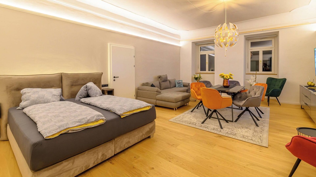 Gmuend in Kaernten Apartment | Holiday Apartment "Gasthof Alte Post Top 1 Top 4 Combo" with Mountain View and Wi-Fi