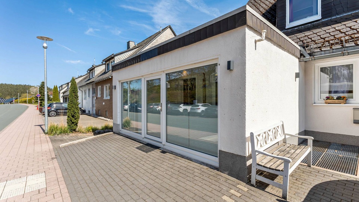 Ortsmitte Apartment | Holiday Apartments Löwenstein FeWo 2 with Shared Garden and Wi-Fi