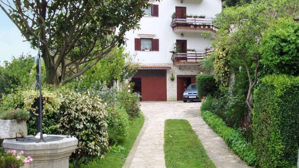 Sucici Apartment | Holiday apartment with balcony and panoramic view