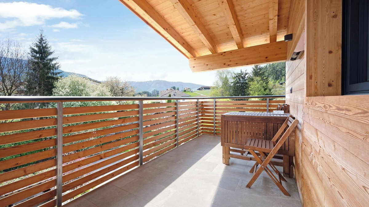 Riscone Apartment | Holiday Apartment "Haus Mader 1" with Mountain View, Private Terrace & Wi-Fi