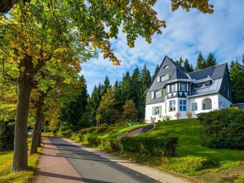 Baerenburg House | Holiday apartment Waldfrieden