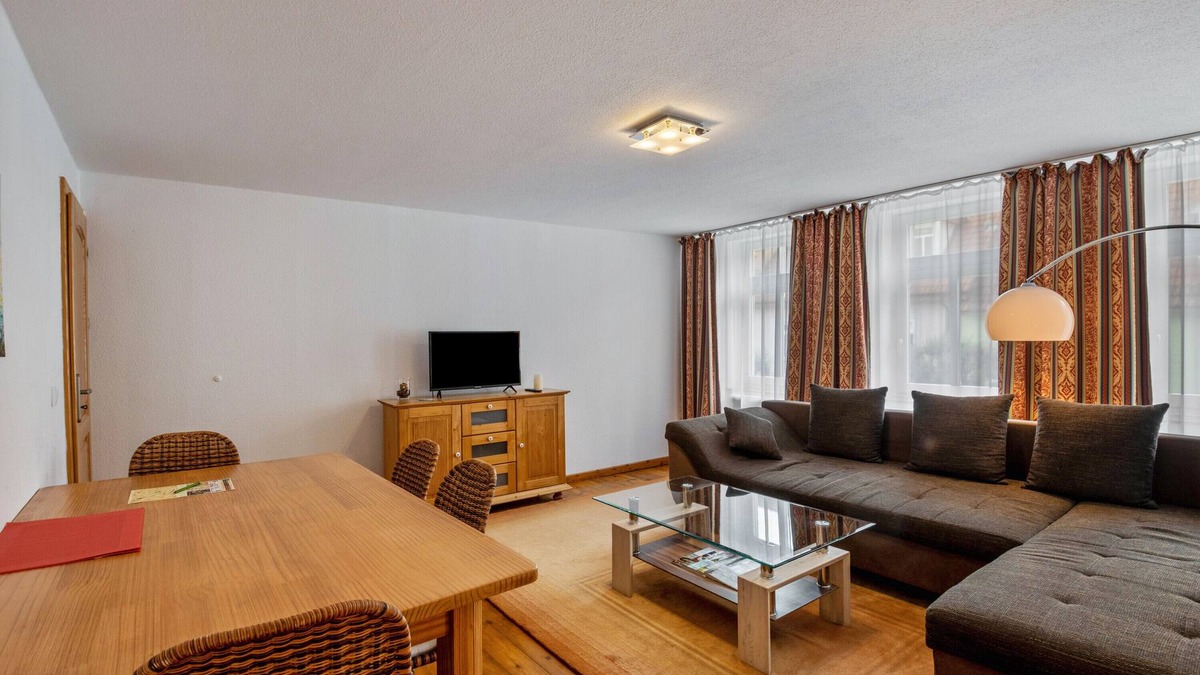 Naumburg Apartment | Holiday Apartment "Kolibri" with Shared Terrace & Shared Garden