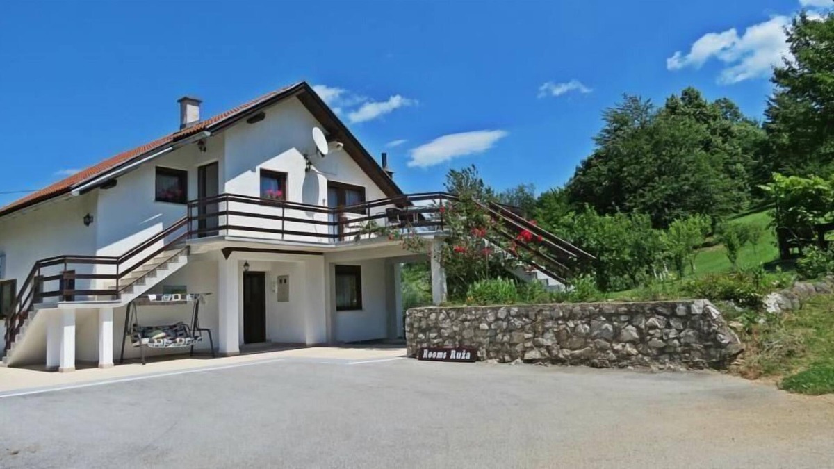 Smoljanac Apartment | Holiday apartment Smoljanac for 1 - 2 persons with 1 bedroom - Holiday apartment in one or multi-fam