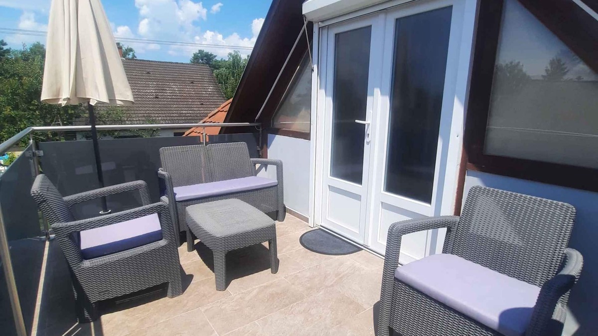 Balatonfenyves Apartment | Holiday apartment with garden and balcony