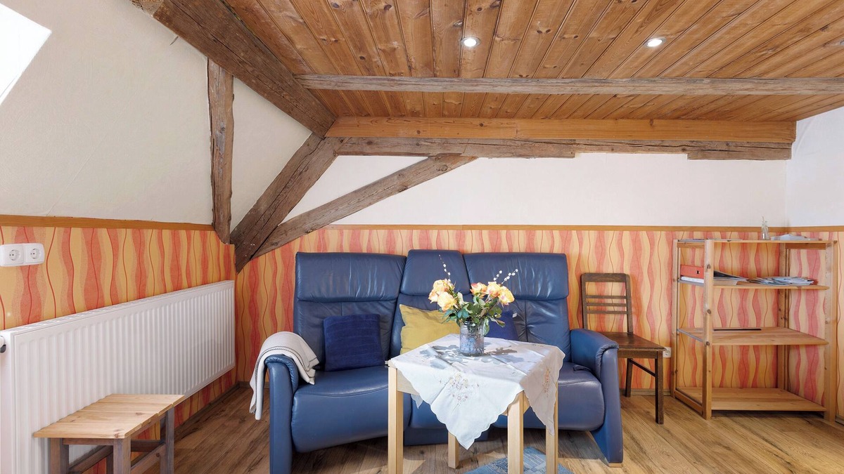 Huefingen Apartment | Holiday Apartment 2 with Shared Garden and Wi-Fi
