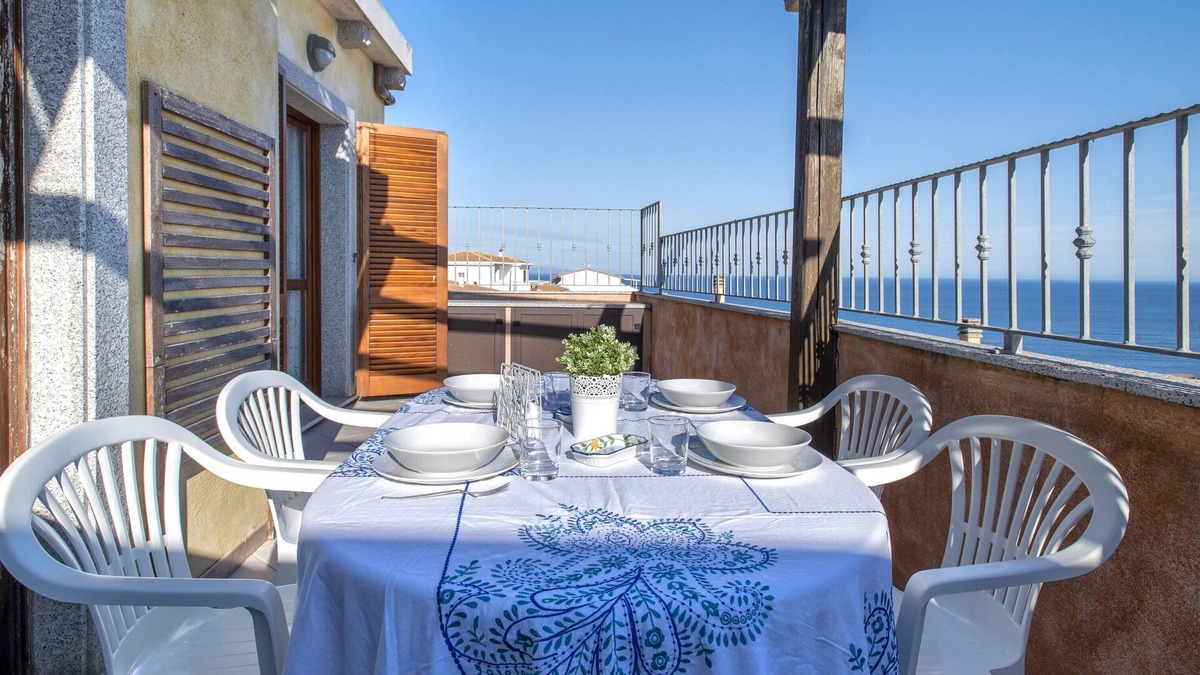 Castelsardo Historic Centre Apartment | Holiday Apartment "Attico Castelsardo" with Sea View, Private Terrace & A/C