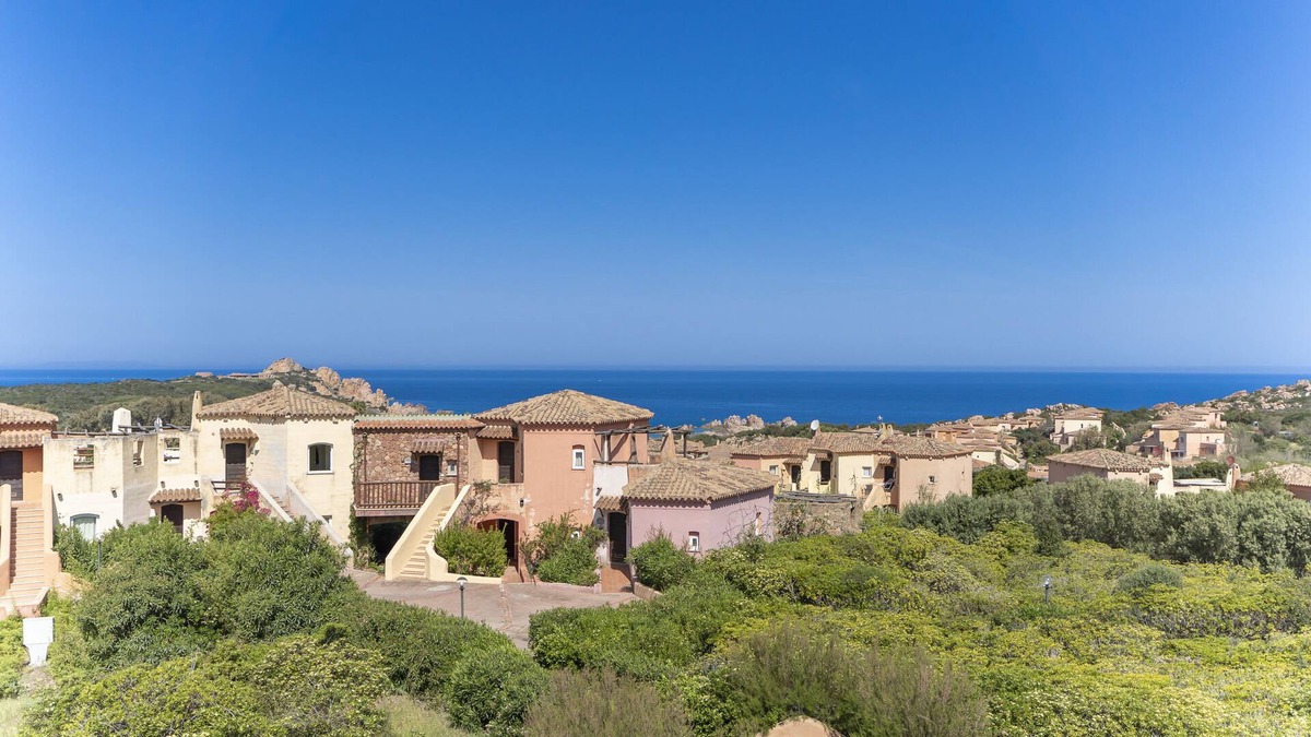 Canneddi Apartment | Holiday Apartment "Appartamentino vista mare 2605" with Terrace and Wi-Fi