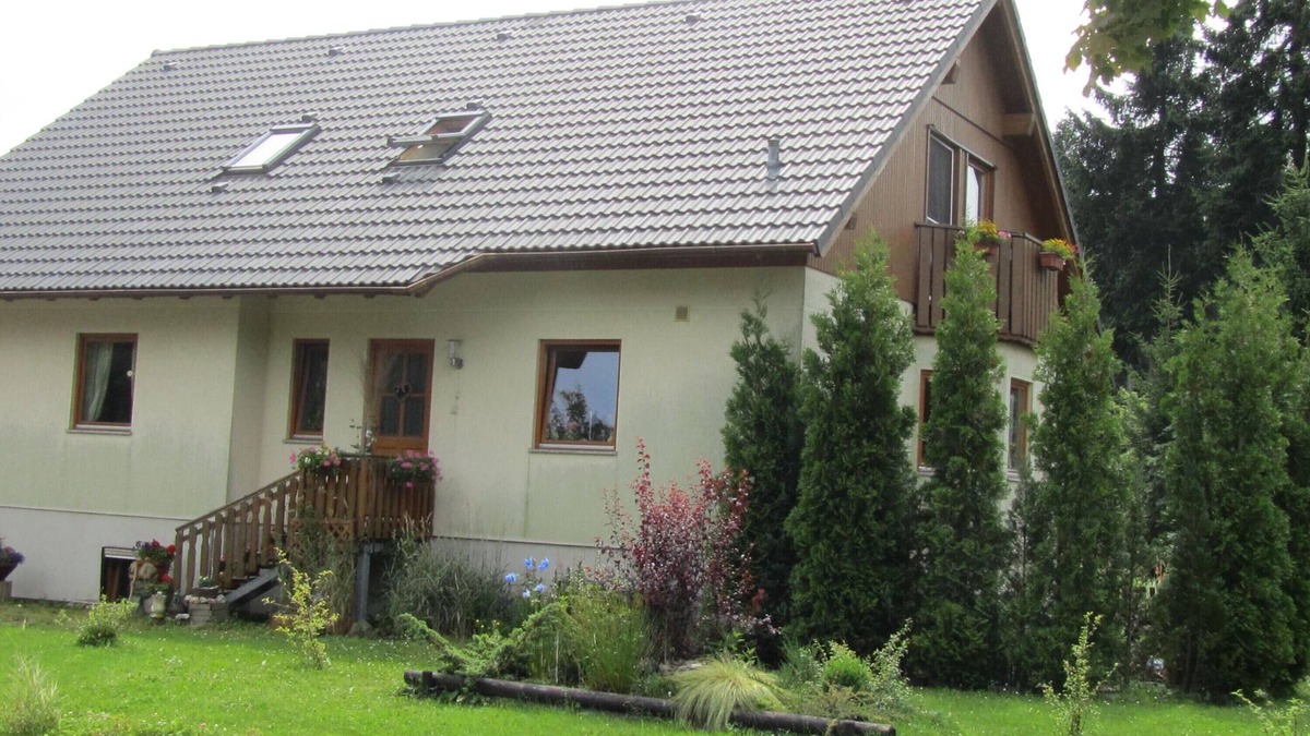 Hermsdorf-Erzgebirge Apartment | Holiday Apartment 'Adrett' with Garden & Wi-Fi