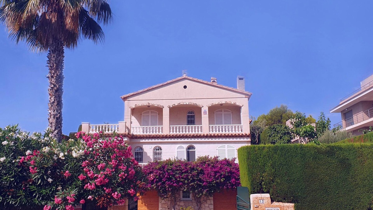Cap Roig Apartment | Holiday Apartment 'Aigua Blava' with Terrace, Balcony & Wi-Fi