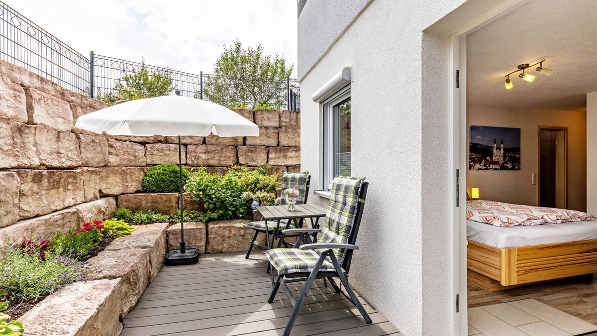 Zwiefalten Apartment | Holiday Apartment "Alpenblick" with Mountain View, Private Terrace & Wi-Fi