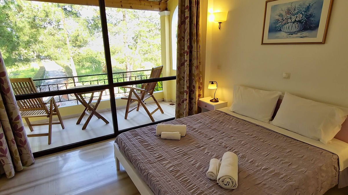 Melikia Apartment | Holiday Apartment 'Alexandra Apartment 9' with Private Balcony & Wi-Fi
