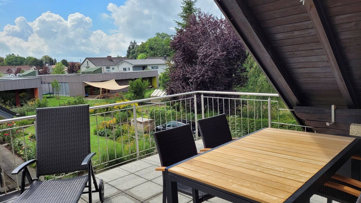Kisslegg Apartment | Holiday Apartment "Allgäu" close to the Lake with Roof Terrace & Wi-Fi