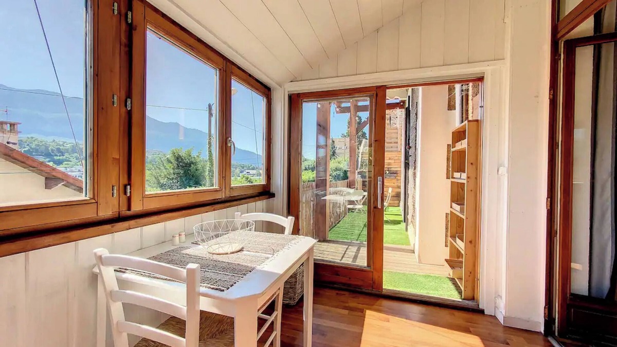 Aix-les-Bains Apartment | Holiday Apartment "Amour De La Nature Sans Limite" with Mountain View, Balcony & Wi-Fi