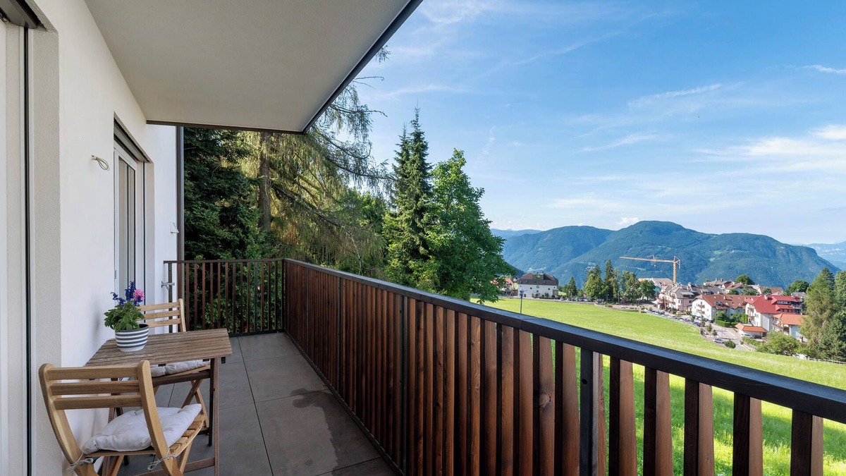 Soprabolzano Apartment | Holiday Apartment 'Anna' with Mountain View, Balcony and Wi-Fi