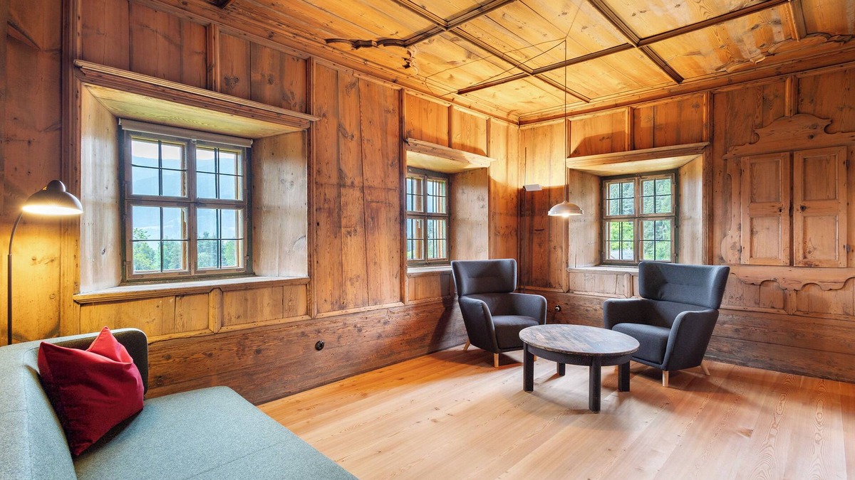 Pfalzen Apartment | Holiday Apartment 'Ansitz Baumannhof 1818' with Mountain View, Shared Garden and Wi-Fi
