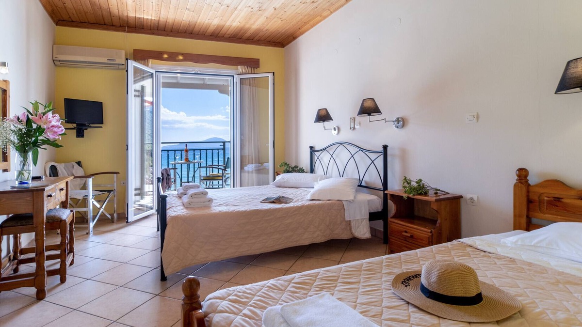 Vassiliki Apartment | Holiday Apartment 'Apostolos Apartment 4' Next to Beach with Sea View & Wi-Fi
