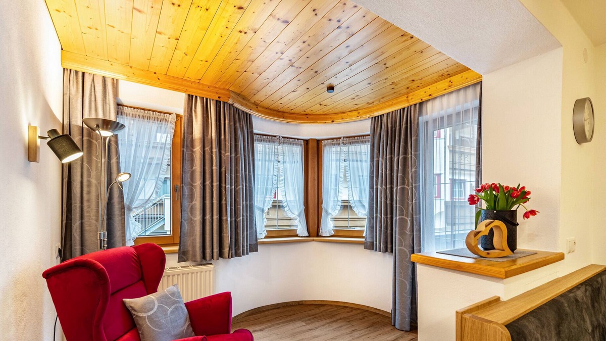 Lanersbach Apartment | Holiday Apartment 'Appartement Alpenrose' with Mountain View, Balcony & Wi-Fi