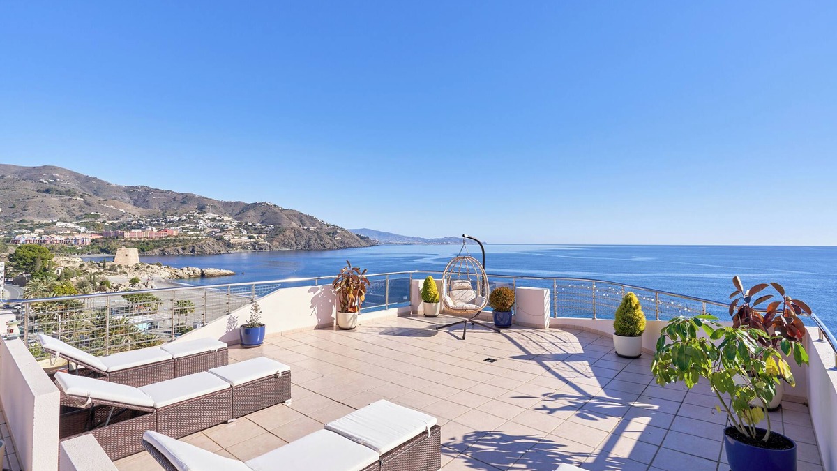 Velilla-Taramay Apartment | Holiday Apartment 'Argali Beach' close to the Beach with Sea View, Terrace & Wi-Fi