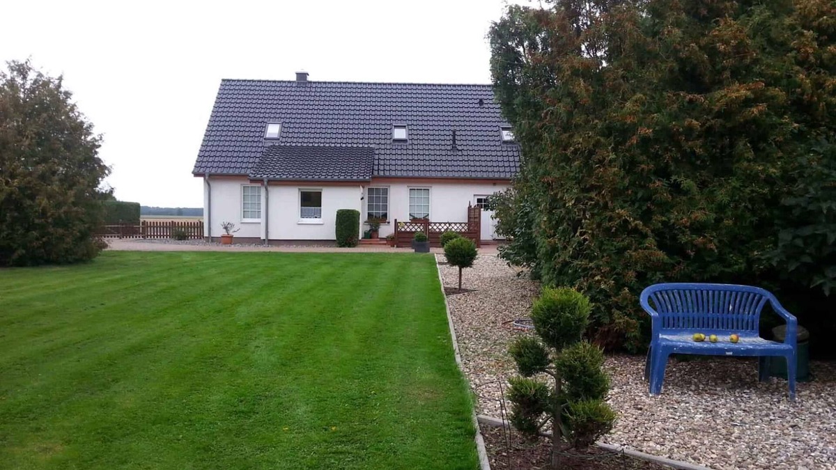 Gingst Apartment | Holiday apartment at the edge of the forest with barbecue terrace