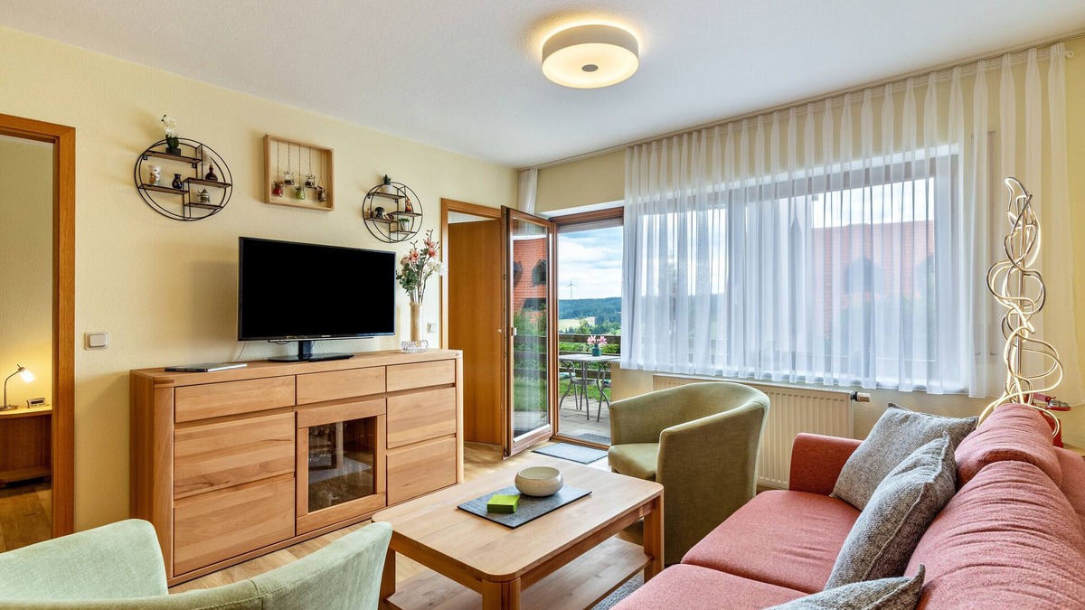 Schonach im Schwarzwald Apartment | Holiday Apartment 'Auszeit' with Mountain View, Private Terrace and Wi-Fi