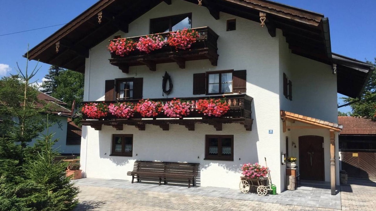 Fischbachau Apartment | Holiday apartment Bergzeit - Zollner Priska - Wendelstein