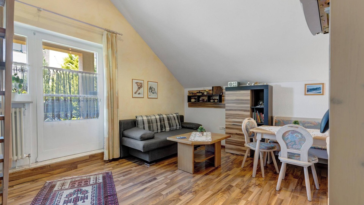 Tennenbronn Apartment | Holiday Apartment B with Balcony and Wi-Fi