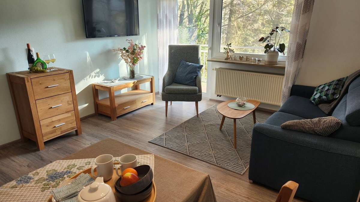 Iphofen Apartment | Holiday Apartment 'Bacchus' with Private Balcony, Shared Terrace