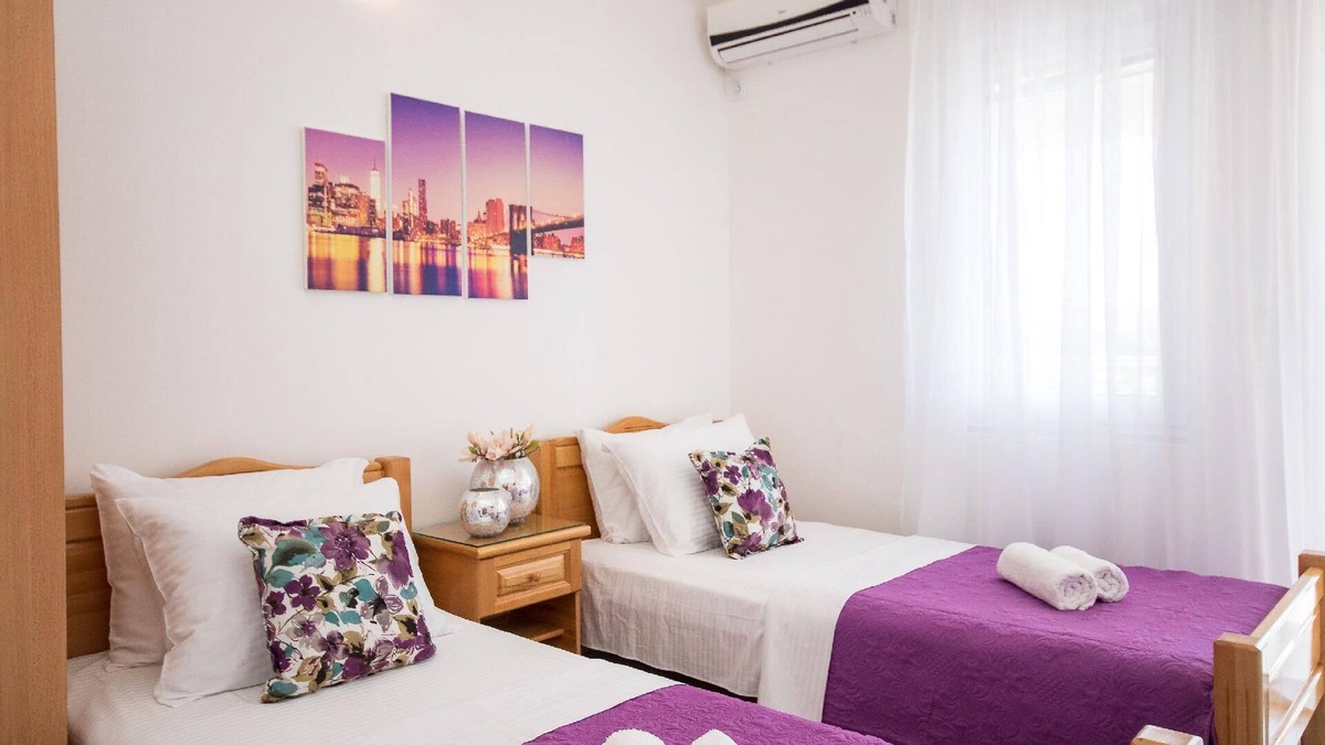 Zeljeznica Apartment | Holiday apartment Bar for 1 - 2 persons with 1 bedroom - Twin house